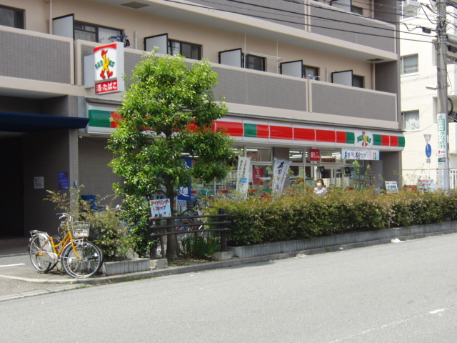 Convenience store. Thanks Suita in Honcho store up (convenience store) 534m