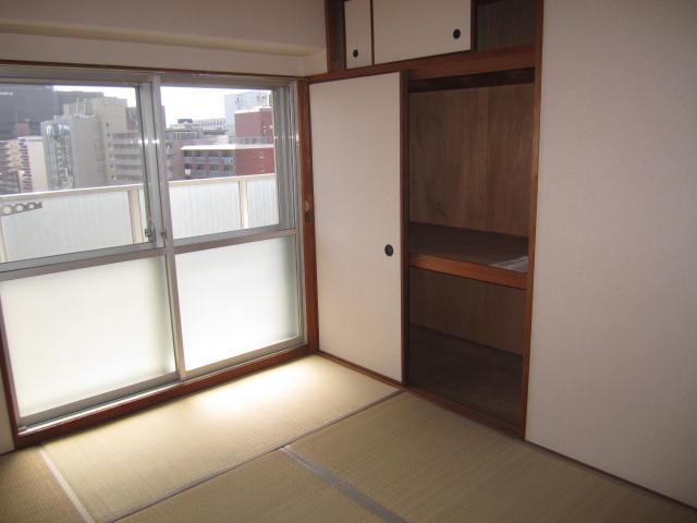 Non-living room. Spacious Japanese-style