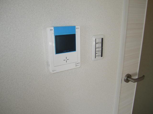 Other. Monitor phone also had made