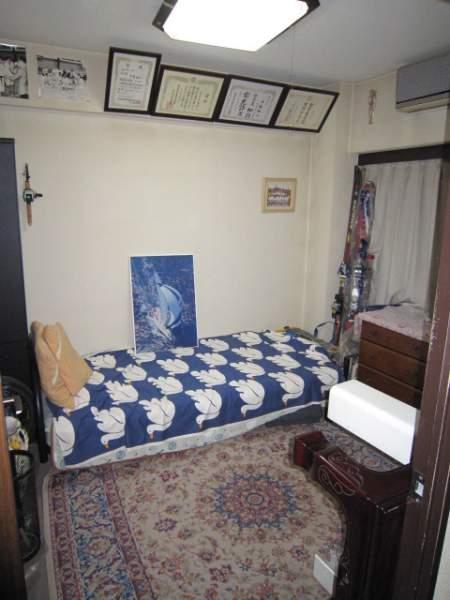 Non-living room. Western-style about 5.7 Pledge