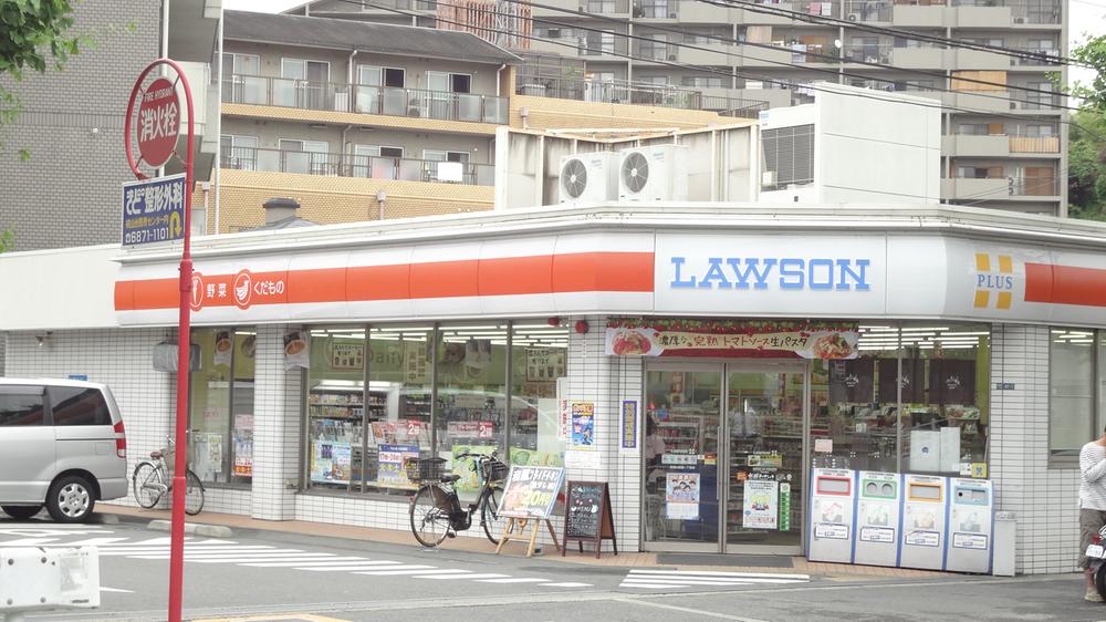 Convenience store. 714m until Lawson Suita Yamadanishi chome shop