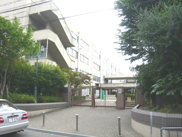 Primary school. Toyotsu second to elementary school (elementary school) 558m