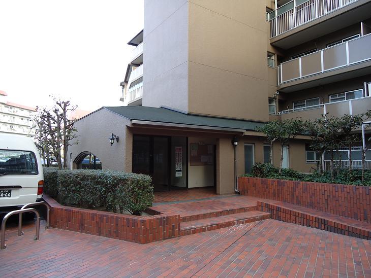 Entrance. Common areas