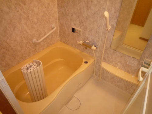 Bath. Bathroom Dryer is also equipped! It finished in the beautiful renovation.