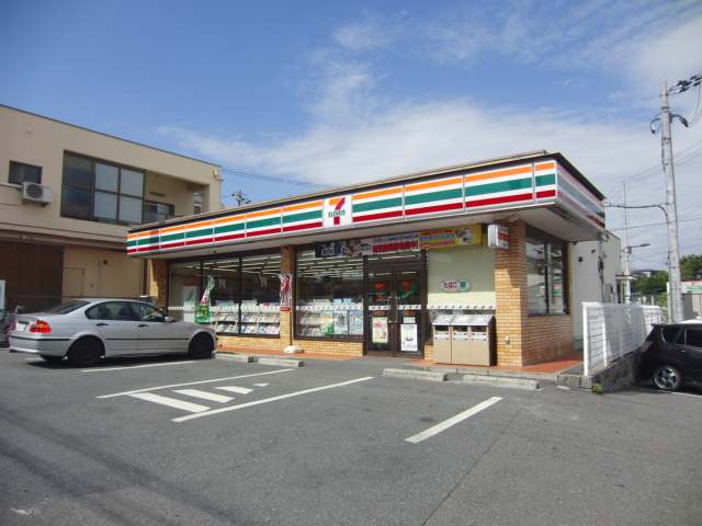Convenience store. Seven-Eleven Suita Asahigaoka store up (convenience store) 305m
