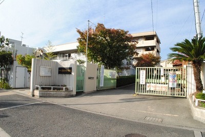 Primary school. 240m to the east, Saidera elementary school (elementary school)