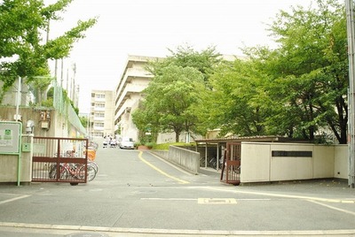 Junior high school. Saidera 278m until junior high school (junior high school)