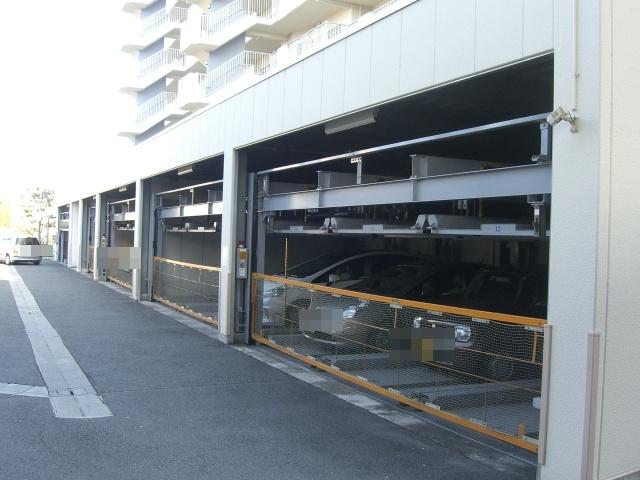 Parking lot