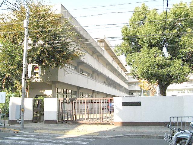 Junior high school. 538m to Suita Municipal Toyotsu West Junior High School