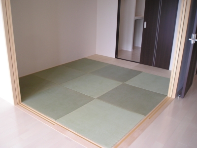 Living and room. Tatami, It is Ryukyu tatami! It has led to the walk-in CL! 