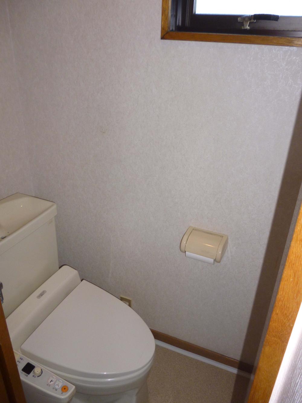 Toilet. Upstairs toilet