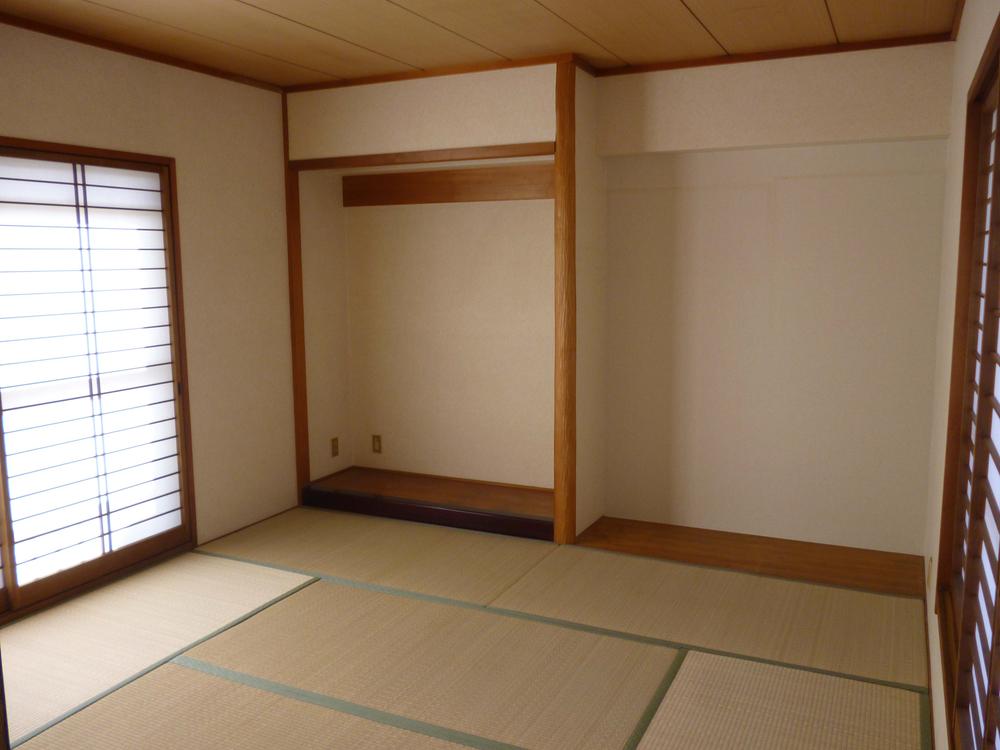 Other introspection. Japanese-style room 8 quires
