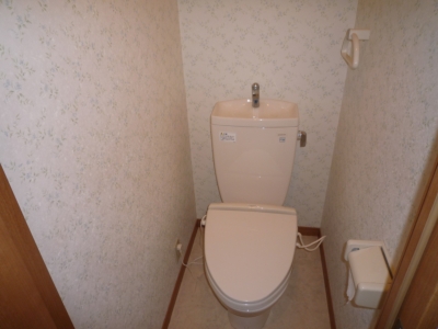 Toilet. Washlet is possible installation! Heating toilet seat! 