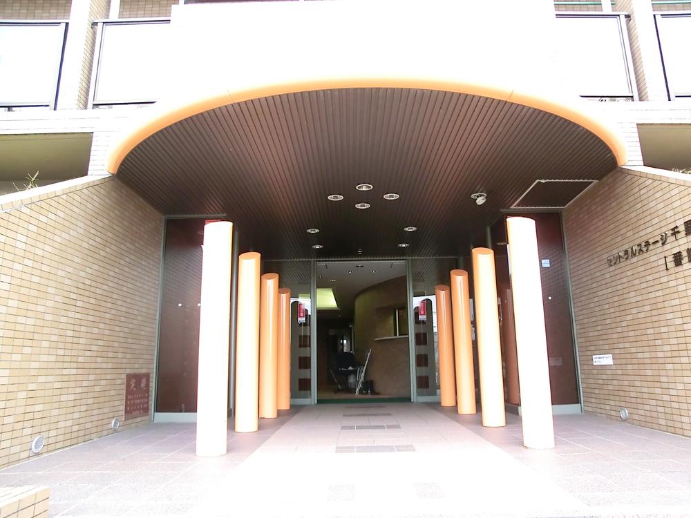 Entrance. Common areas