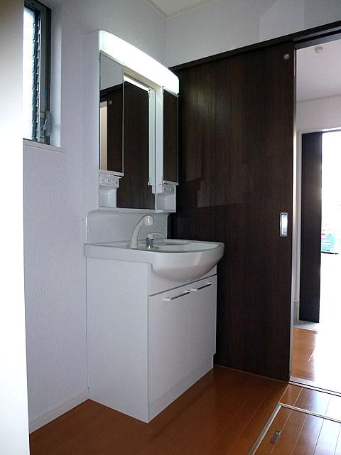 Wash basin, toilet