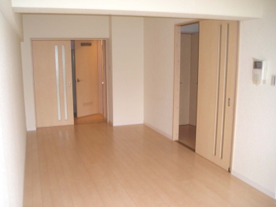 Living and room. The room is also spacious 50 square meters in the vicinity, It is spacious of 1LDK!