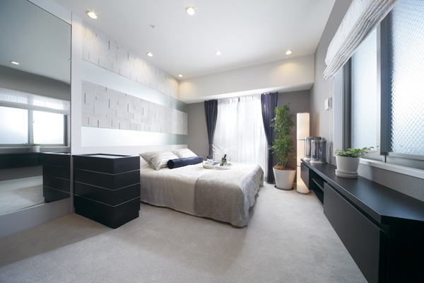 Interior.  [Master bedroom] It is spacious and welcoming calm space (F type model room)
