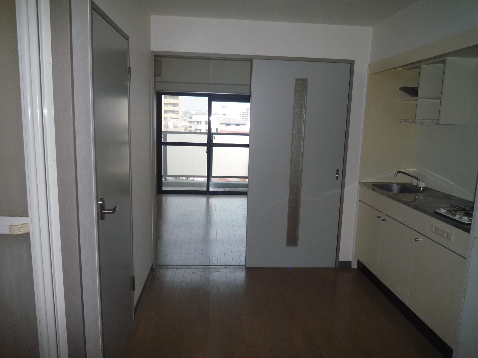 Security. In auto-lock, Peace of mind! Entrance kitchen space, Very wide