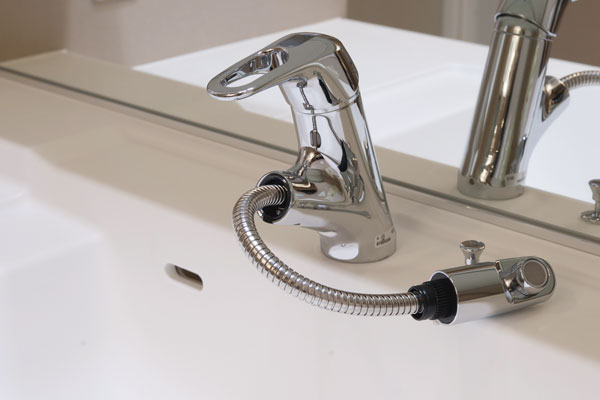 Bathing-wash room.  [Single lever mixing faucet] Quantity of water ・ A smooth adjustment of the water temperature, Pull the head it is possible to use (the same specification)