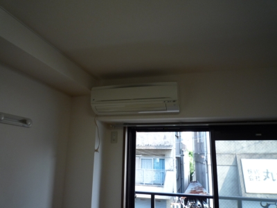 Other Equipment. Air-conditioned! Cooling and heating! Lighting equipment is also equipped! 