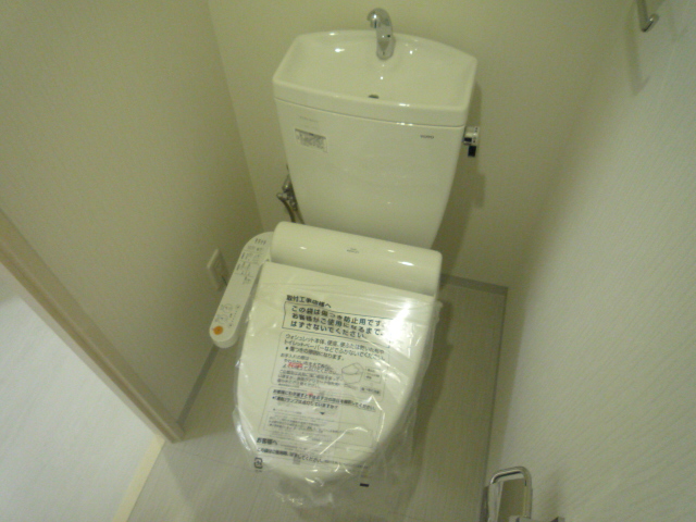 Toilet. Washlet is equipped! I am happy want facilities there! 