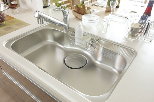 Kitchen.  [ZQ sink silent specification] Sink silent specifications that put a damping material to reduce the water sound is, Big pot is also washable whole size. Also with handy pocket Okeru put away such as detergent, Sink around and clean (same specifications)