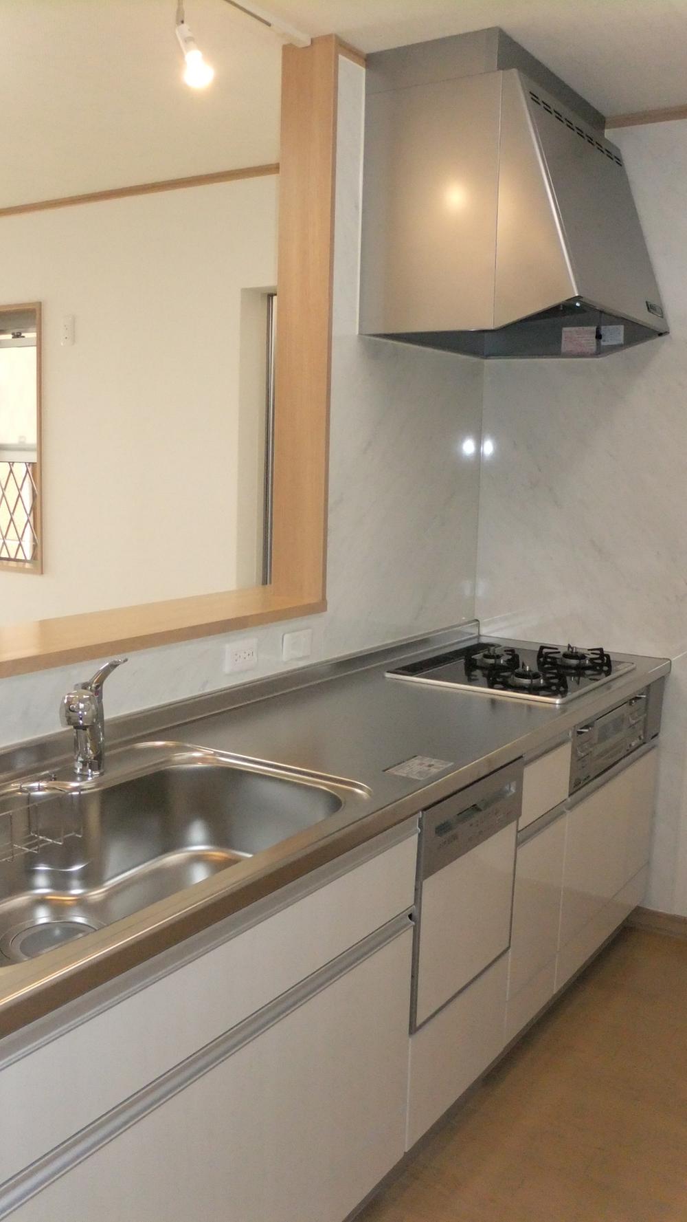 Kitchen. White was the keynote kitchen is full of clean image.