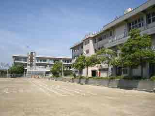 Primary school. 869m to Takaishi Municipal Higashihagoromo elementary school (elementary school)