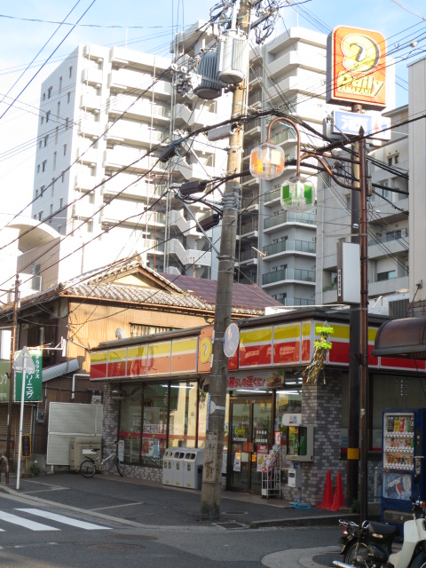 Convenience store. Daily Yamazaki Takaishi Hagoromo Station store up to (convenience store) 242m