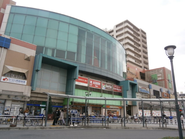 Shopping centre. Apra tall to up to (shopping center) 985m