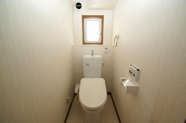 Toilet. Beauty Toilette had made / cross ・ Floor CF re-covered settled