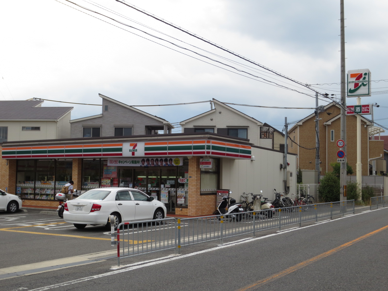 Convenience store. Seven-Eleven Takaishi Kamo 4-chome up (convenience store) 580m