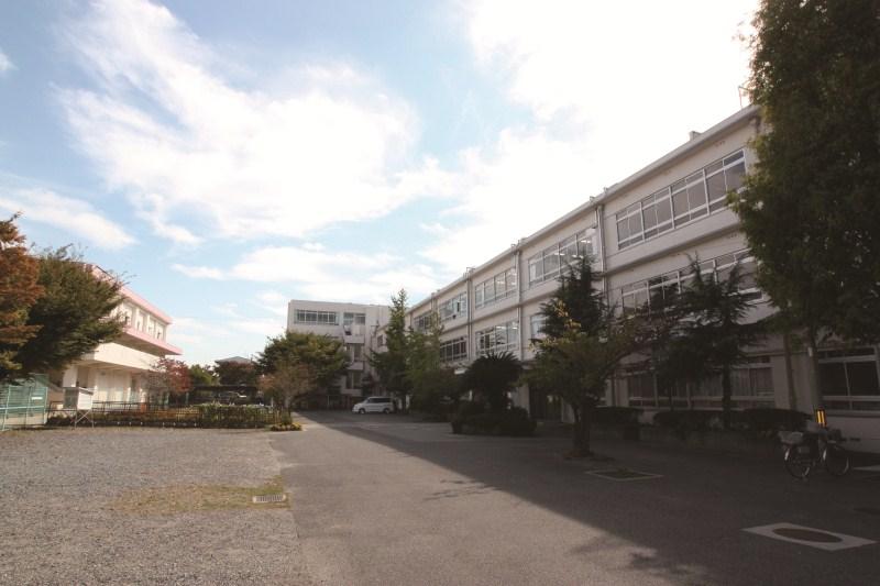 Junior high school. Takaishi City Kominami until junior high school 1009m