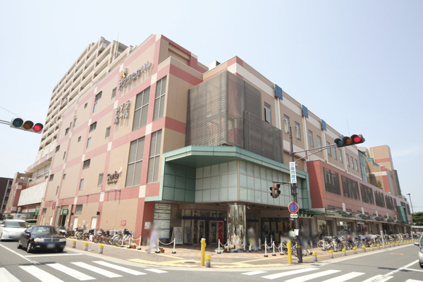 Surrounding environment. And commercial facilities such as super Konomiya, Large Hall Small Hall Gallery, Takaishi, such as Public Library enters complex. It is also full of fun events (Apra Takaishi ・ Takaishi City Library / 5 minutes walk-about 350m)