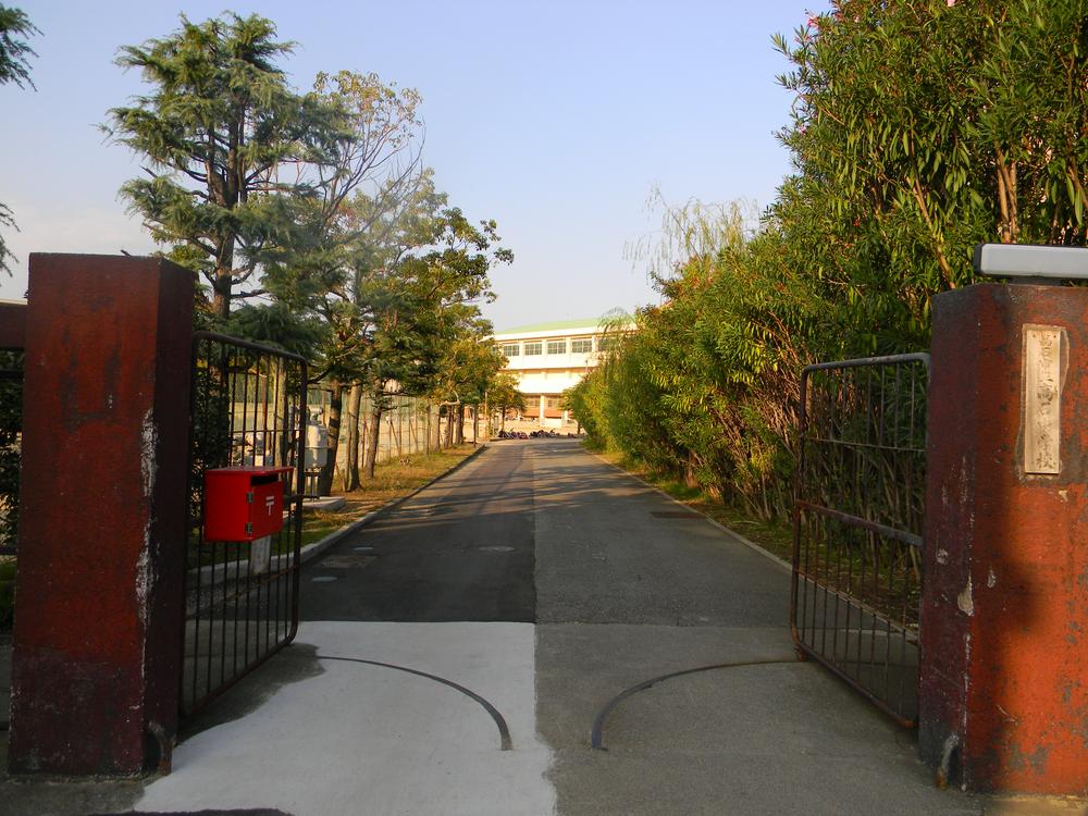 Junior high school. Takaishi Municipal Takaishi until junior high school 560m
