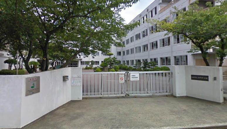 Junior high school. 240m to Takatsuki Municipal Yanagawa junior high school