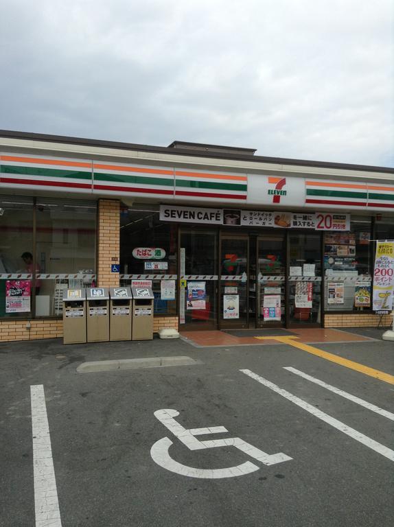 Convenience store. Seven-Eleven Takatsuki Amanakano the town store (convenience store) to 257m