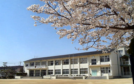 Primary school. Akutagawa 300m up to elementary school (elementary school)