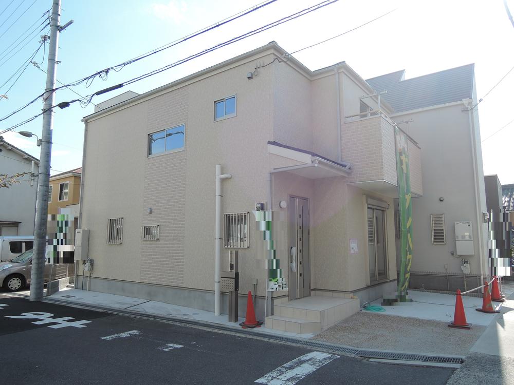 Local appearance photo. Local (11 May 2013) Shooting