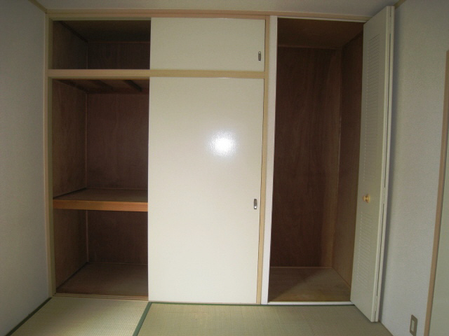 Receipt. ● The storage of Japanese-style room ●