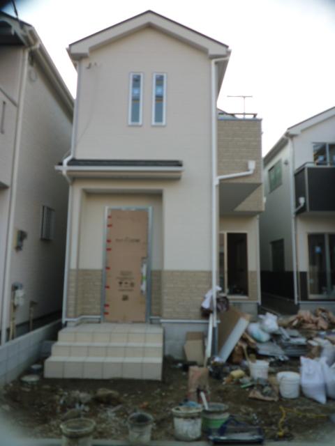 Local appearance photo. Local (12 May 2013) Shooting