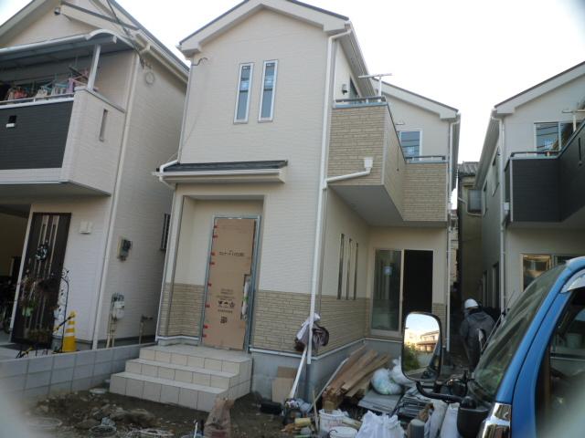 Local appearance photo. Local (12 May 2013) Shooting