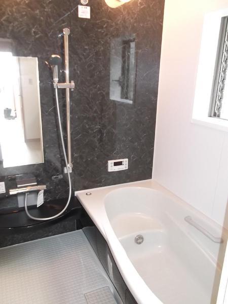 Bathroom. Local (11 May 2013) Shooting