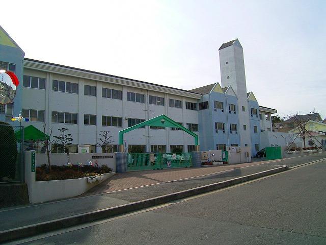 Primary school. 248m to Takatsuki Municipal Abu-San Elementary School