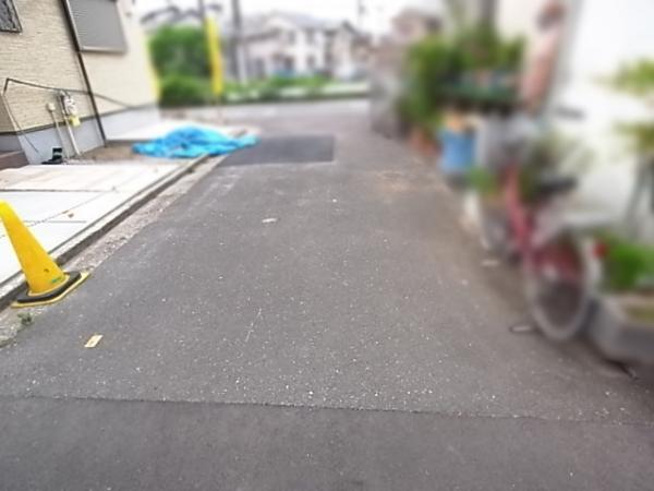 Local photos, including front road. Before road spacious! Yang per good