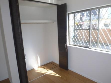 Receipt. All room is with storage accessories is also housed easy two-stage type.