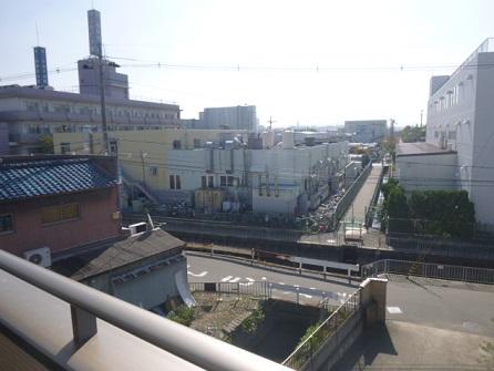 View photos from the dwelling unit. Although the north-facing, Since the east side and the west side is vacant, Per sun very well, View is good by all means once, I think want to receive your experience at the local ◎