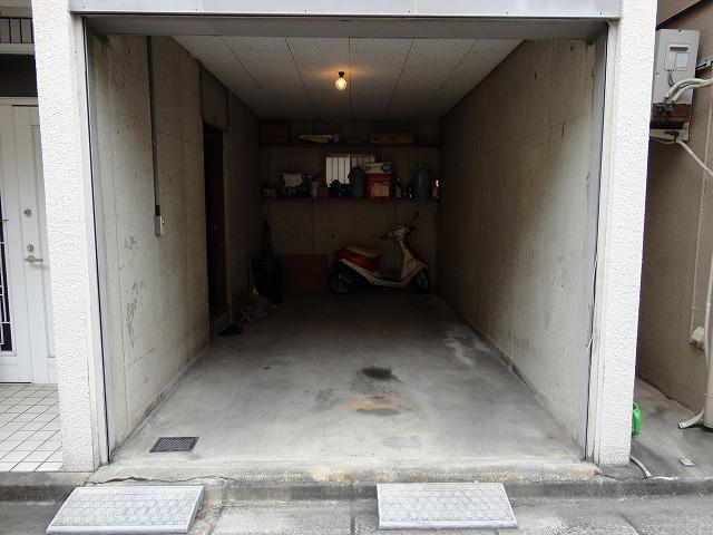 Parking lot