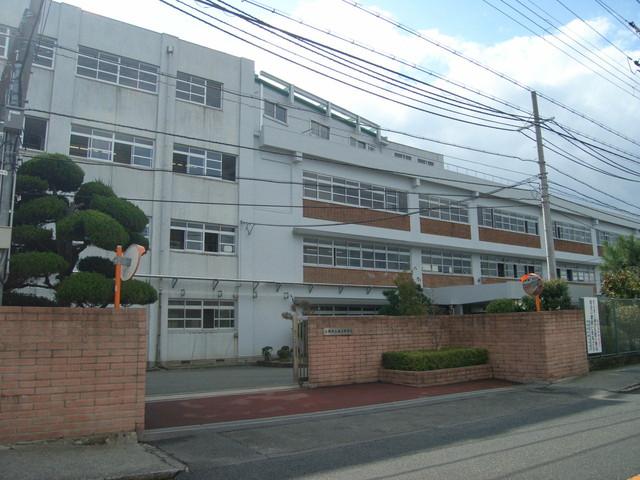 Junior high school. Takatsuki Tatsudai three 1073m Takatsuki Tatsudai three junior high school until junior high school