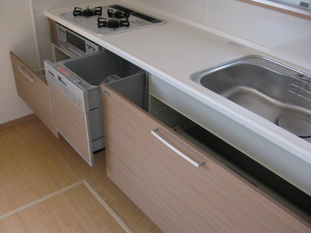 Construction ・ Construction method ・ specification. Local photo (kitchen) storage capacity rich!